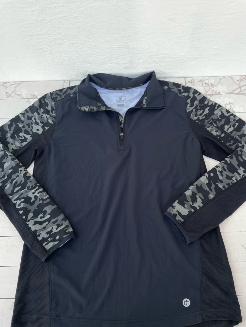 Men's Black Long-Sleeve Quarter-Zip Performance Shirt with Gray Camo Accents